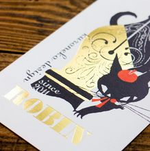 Carica l&#39;immagine nel visualizzatore di Gallery, Post Card &quot;Black Cat Robin&quot; -Pen-
