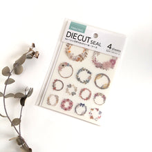 Lade das Bild in den Galerie-Viewer, Tracing Die Cut seal &quot;Wreath&quot; from Japan by DAISO
