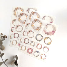 Lade das Bild in den Galerie-Viewer, Tracing Die Cut seal &quot;Wreath&quot; from Japan by DAISO
