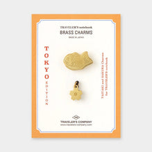 Carica l&#39;immagine nel visualizzatore di Gallery, Traveler&#39;s Note Brass Charm TOKYO traveler&#39;s factory
